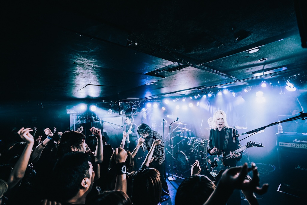 🟦Live Report🟦
DEZERT、自身初の47都道府県ツアー初日＠ 千葉LOOKのレポートをUP！

▶️vif-music.com/2025/06/17/dez…

#Vif #DEZERT
<a href="/DEZERT_OFFICIAL/">DEZERT</a>
<a href="/ichino_chiaki/">DEZERT 千秋 / Chiaki Ichinose</a>
<a href="/DEZERT_Miyako/">DEZERT Miyako</a>
<a href="/DEZERT_SORA/">DEZERT SORA 03.20 幕張メッセワンマン</a>