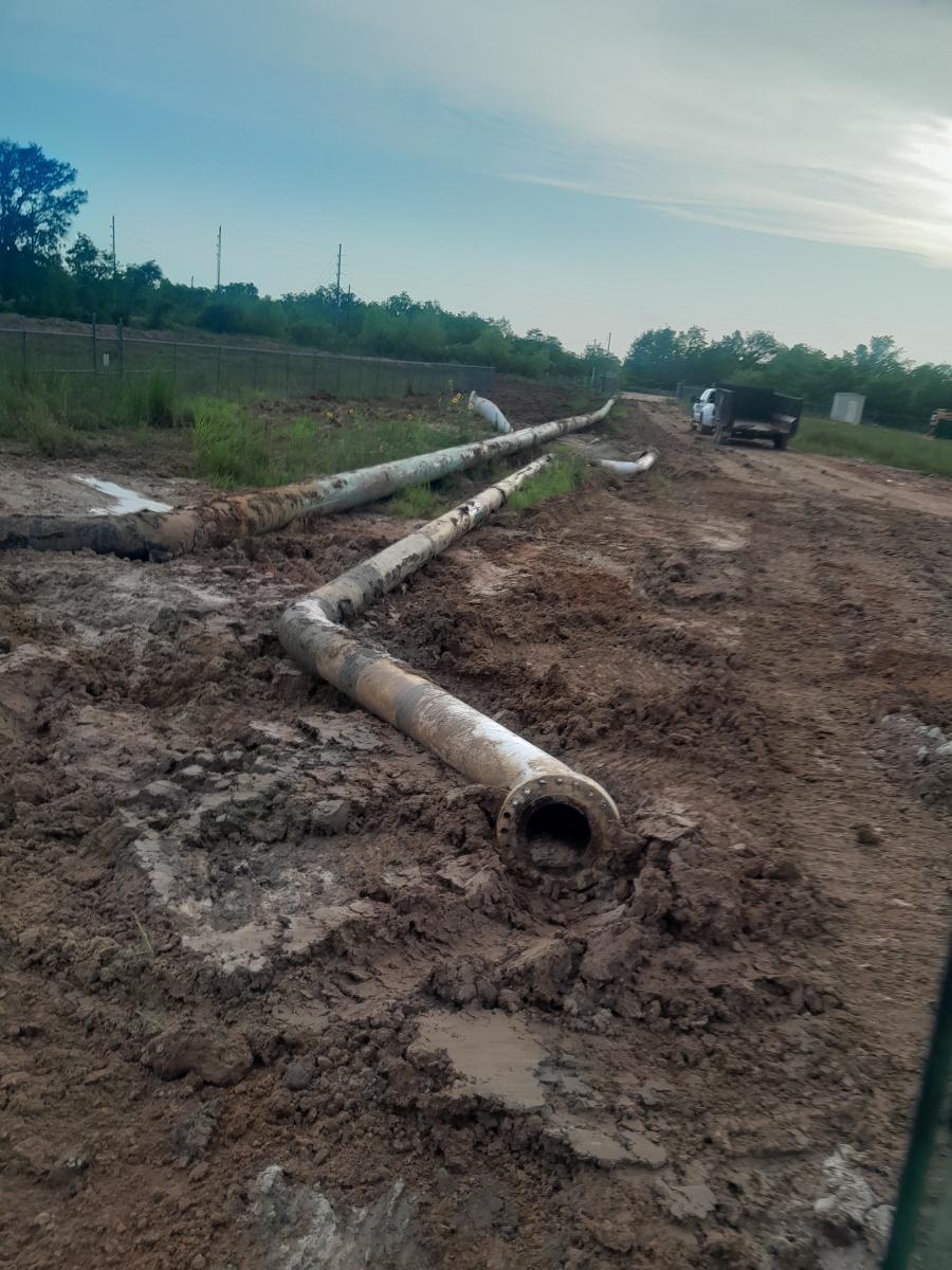 QRecycling_'s tweet photo. 🛠️ QRCS is actively removing abandoned oil pipelines and demoing old facilities in Katy, TX.
Making way for cleaner, safer land use—one pipe at a time. 💥
#PipelineRemoval #KatyTX #Demolition #QRCS #EnvironmentalRemediation https://t.co/DkXds2BhGz