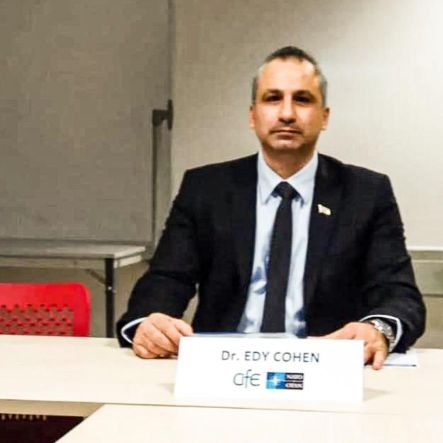 جلب ينبح وحده <a href="/EdyCohen/">إيدي كوهين אדי כהן 🇮🇱</a>
يوميه منو عنده عظم ينطيه ياكله 😂🤣