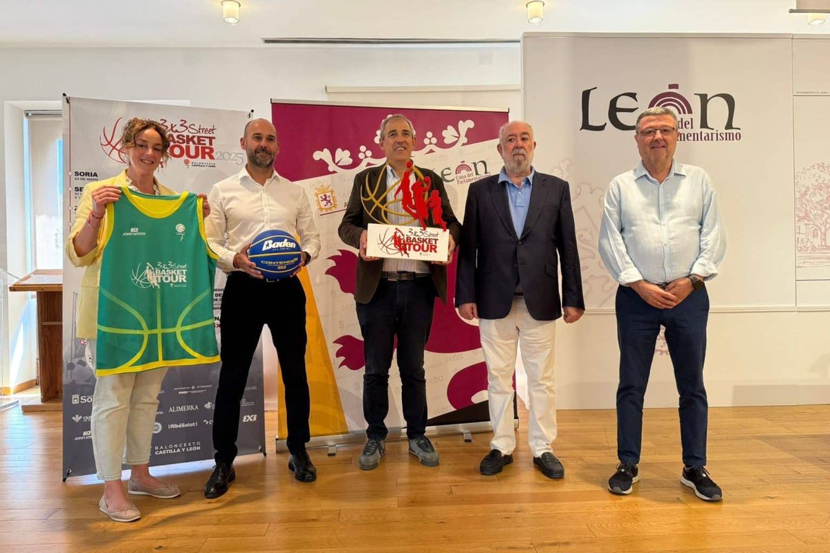 3x3SBT's tweet photo. 🏀 ¡Cuenta atrás para el #3x3SBT2025 y #3x3SBTMasterFinal en León! 

🏆 28 y 29 de junio en el Palacio de Exposiciones

⛹️‍♂️Más de 100 equipos, emoción y mucho basket 🔥

https://t.co/TUT4T42ncv https://t.co/SzEgBHNfOp