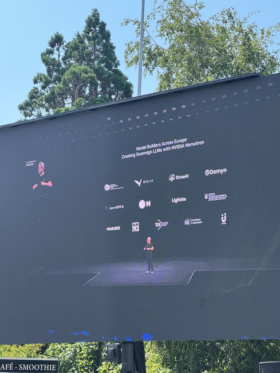 hcompany_ai's tweet image. ✨ What. A. Week. ✨
One release, many stage talks, and hundreds of meaningful conversations later, Viva Technology & NVIDIA GTC Paris 2025 are officially in the books!
We're so grateful for the interest shown by everybody who stopped by to chat with us. Glad to see such…