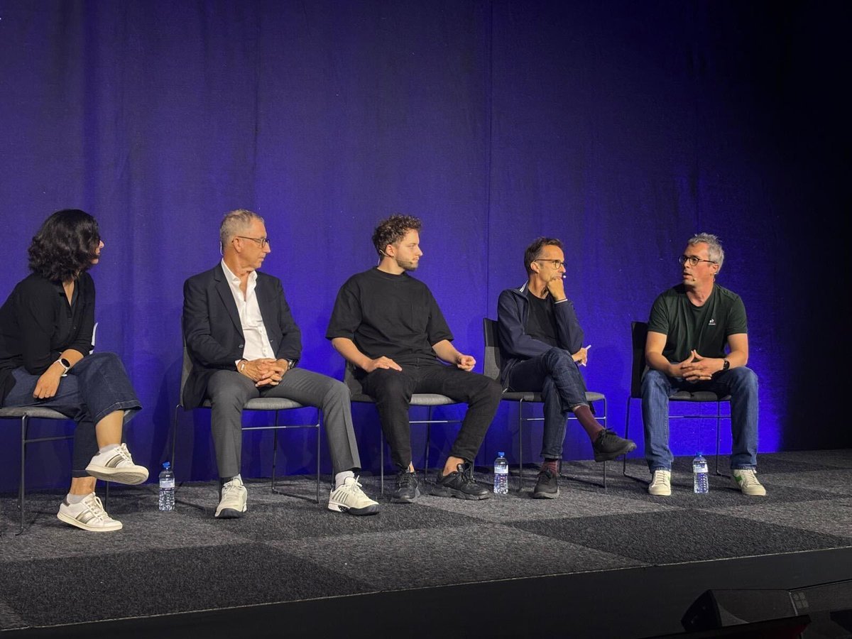 hcompany_ai's tweet image. ✨ What. A. Week. ✨
One release, many stage talks, and hundreds of meaningful conversations later, Viva Technology & NVIDIA GTC Paris 2025 are officially in the books!
We're so grateful for the interest shown by everybody who stopped by to chat with us. Glad to see such…
