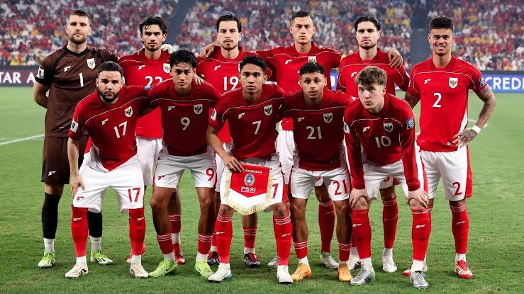 gilabola_ina's tweet photo. KUALIFIKASI PIALA DUNIA 2026 ZONA ASIA.

SUDAH LOLOS KE PUTARAN FINAL
✅ Jepang
✅ Iran
✅ Korea Selatan
✅ Uzbekistan
✅ Yordania
✅ Australia

LOLOS KE ROUND 4
⏳ Arab Saudi
⏳ Qatar
⏳ UAE
⏳ Irak
⏳ Oman
⏳ INDONESIA

TERSINGKIR DI ROUND 3
❌ Kyrgyzstan
❌ Korea Utara
❌ Palestina
❌ Kuwait
❌ China
❌ Bahrain

TERSINGKIR DI ROUND 2
❌ India
❌ Afganistan
❌ Syria
❌ Myanmar
❌ Thailand
❌ Singapura
❌ Malaysia
❌ China Taipe
❌ Turkmenistan
❌ Hongkong
❌ Vietnam
❌ Filipina
❌ Tajikistan
❌ Pakistan
❌ Yaman
❌ Nepal
❌ Lebanon
❌ Bangladesh

TERSINGKIR DI ROUND 1
❌ Mongolia
❌ Maladewa
❌ Guam
❌ Sri Lanka
❌ Makau
❌ Kamboja
❌ Timor Leste
❌ Brunei
❌ Laos
❌ Bhutan

Dari 46 tim, 6 sudah memastikan tiket lolos. 6 tim berjuang memperebutkan 2 tiket sisa + 1 tiket babak play-off. Sementara sisanya sudah tersingkir.