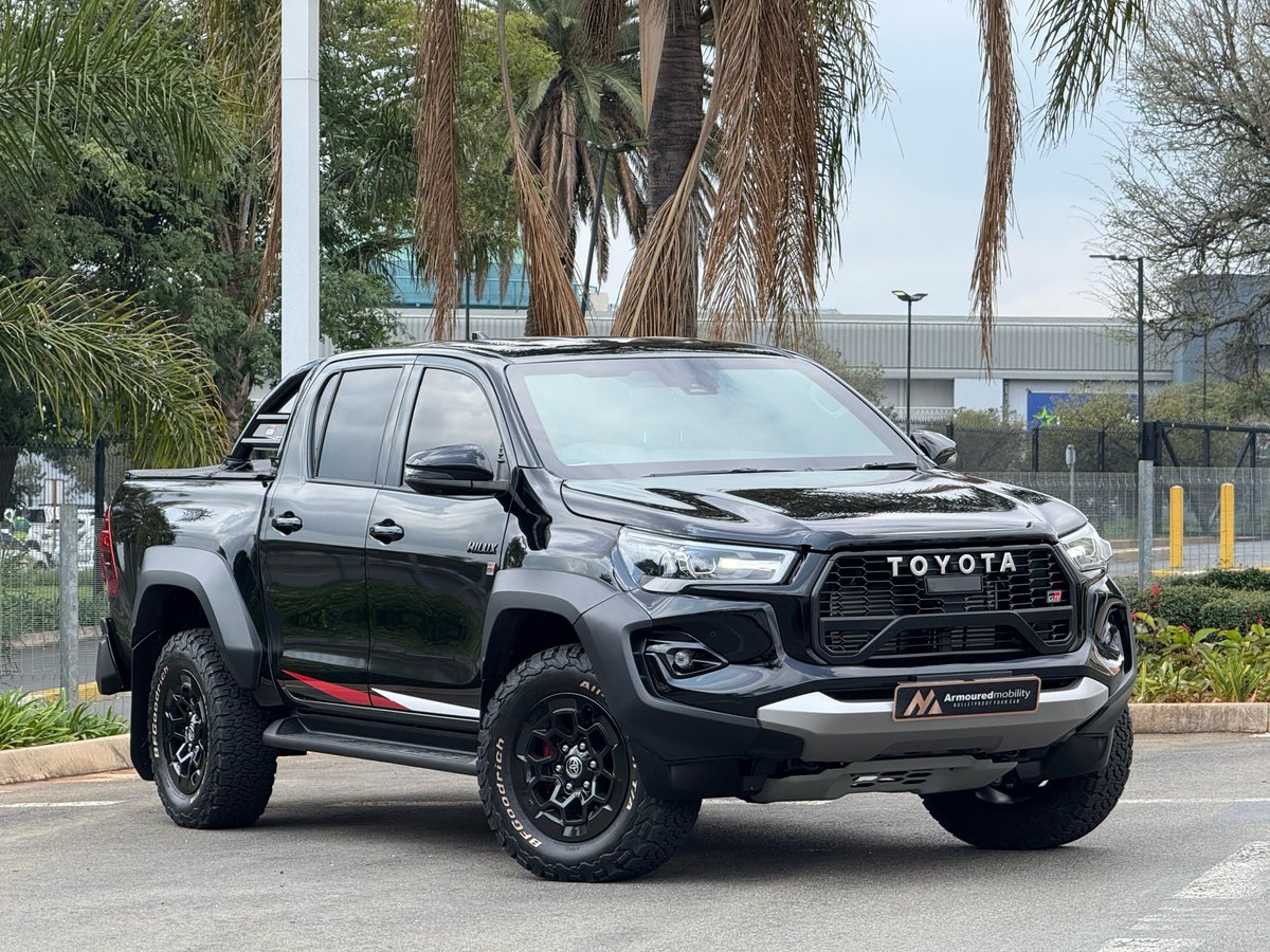 ArmouredM's tweet photo. NOW AVAILABLE | TOYOTA HILUX B6 ARMOURED
2025 Toyota Hilux, built by Armoured Mobility, is available immediately.

Visit us in Johannesburg, Durban, or Cape Town
https://t.co/dmWjoAy0iC

#ArmouredMobility #ToyotaHiluxB6 #BulletproofVehicle #NowAvailable #B6Armour https://t.co/UX1mUqvyZT