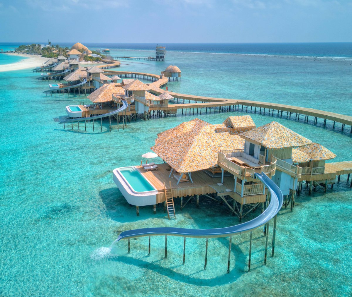 From clear-bottom kayaks to stand-up paddleboards, discover new ways to move—weightless, playful and wildly free at #SonevaSecret

soneva.com/resorts/soneva…

#DiscoverSoneva #ExperienceSoneva