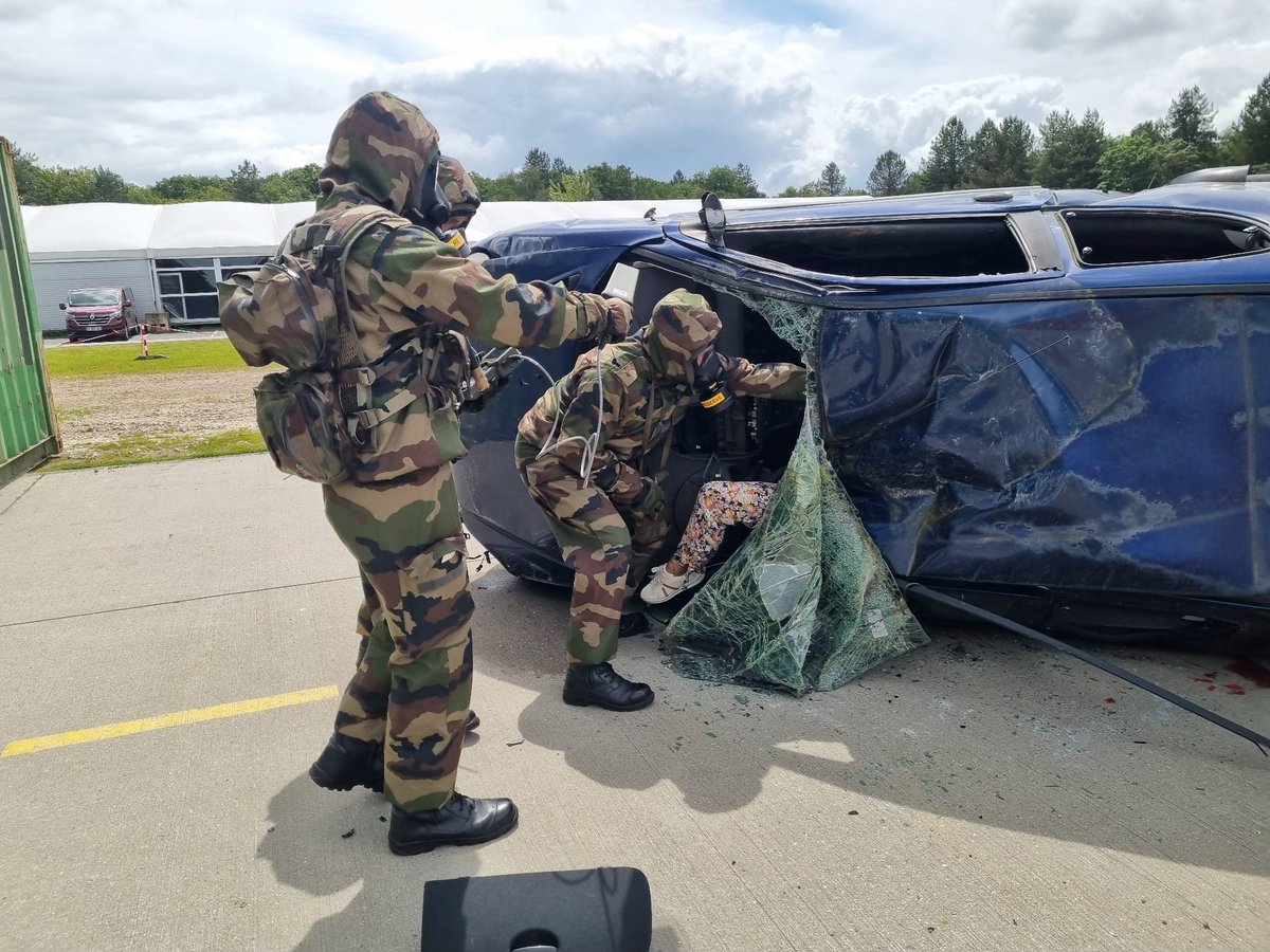 Armee_de_lair's tweet photo. 📍🇳🇱🇨🇦🇮🇹🇫🇷

Les pompiers de l’Air et de l’Espace, spécialistes #NRBC 🦠, ont participé ce mois-ci à des exercices interalliés aux Pays-Bas, au Canada et en Italie.

🔎 Détection, reconnaissance, coopération : un même engagement pour la sécurité collective. 🤝 https://t.co/gZE1G8kY7X