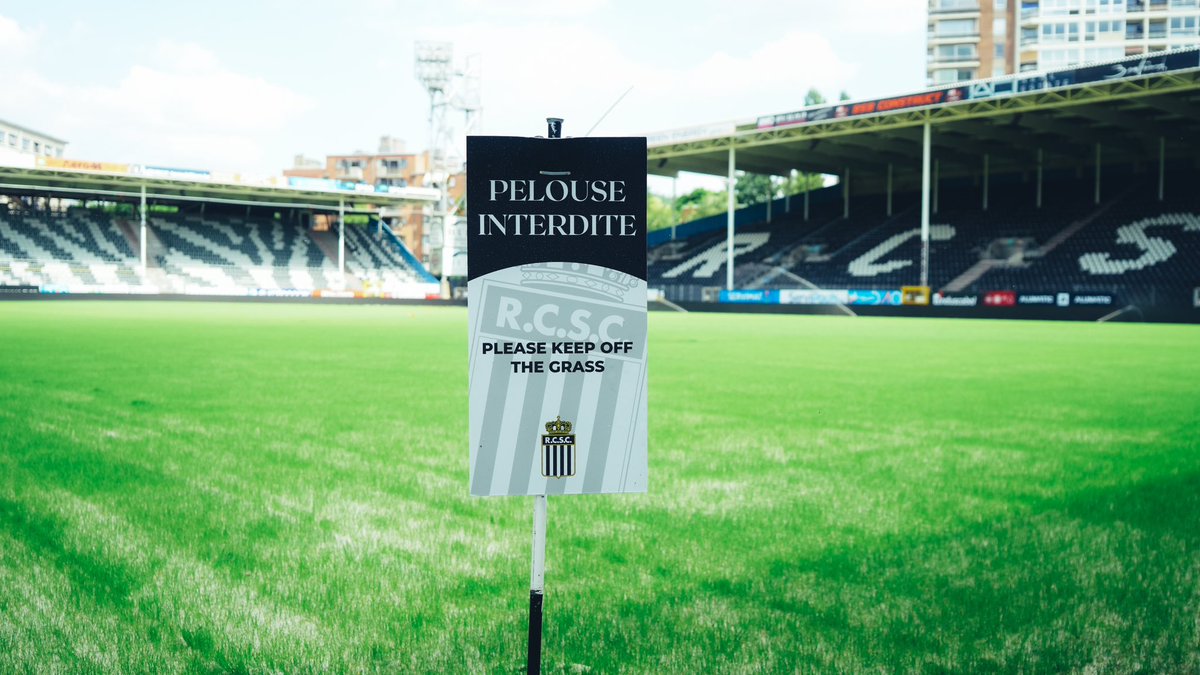 SportCharleroi's tweet photo. La pelouse du stade se refait une beauté ! 🌱
#RCSC #UExpert ⚫️⚪️ https://t.co/ZminF2U0x5