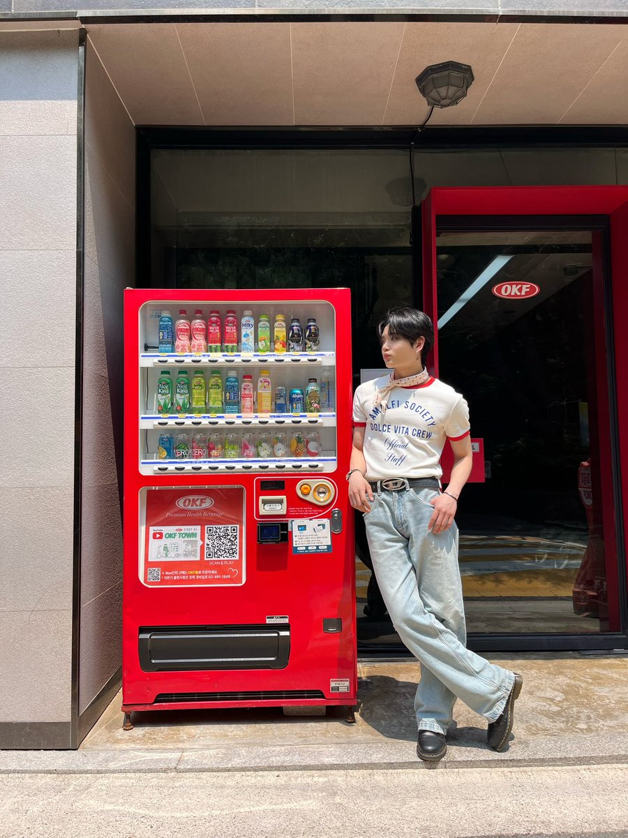 [From. AITO]  How about a summer date with me?😉🐈‍⬛

#1VERSE #유니버스 #AITO #아이토