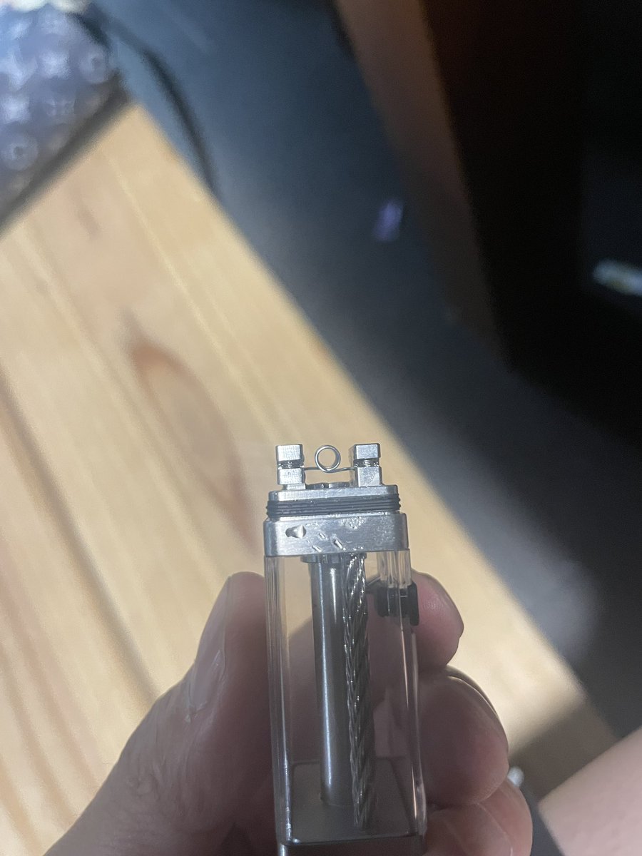 gyanburie's tweet photo. 有識者の方おしえて下さい😭
stubbyでshortatomizerと表示され通電しません!
このアトマイザーを他のMODに挿してパフすると問題なく煙はでます💨
この場合はどの箇所が問題があると考えますか?
基盤なら基盤だけ購入しようと思ってるんですが、、、
どなたか教えてください💦💦
#vape #stubby https://t.co/TYCKmmVsuk