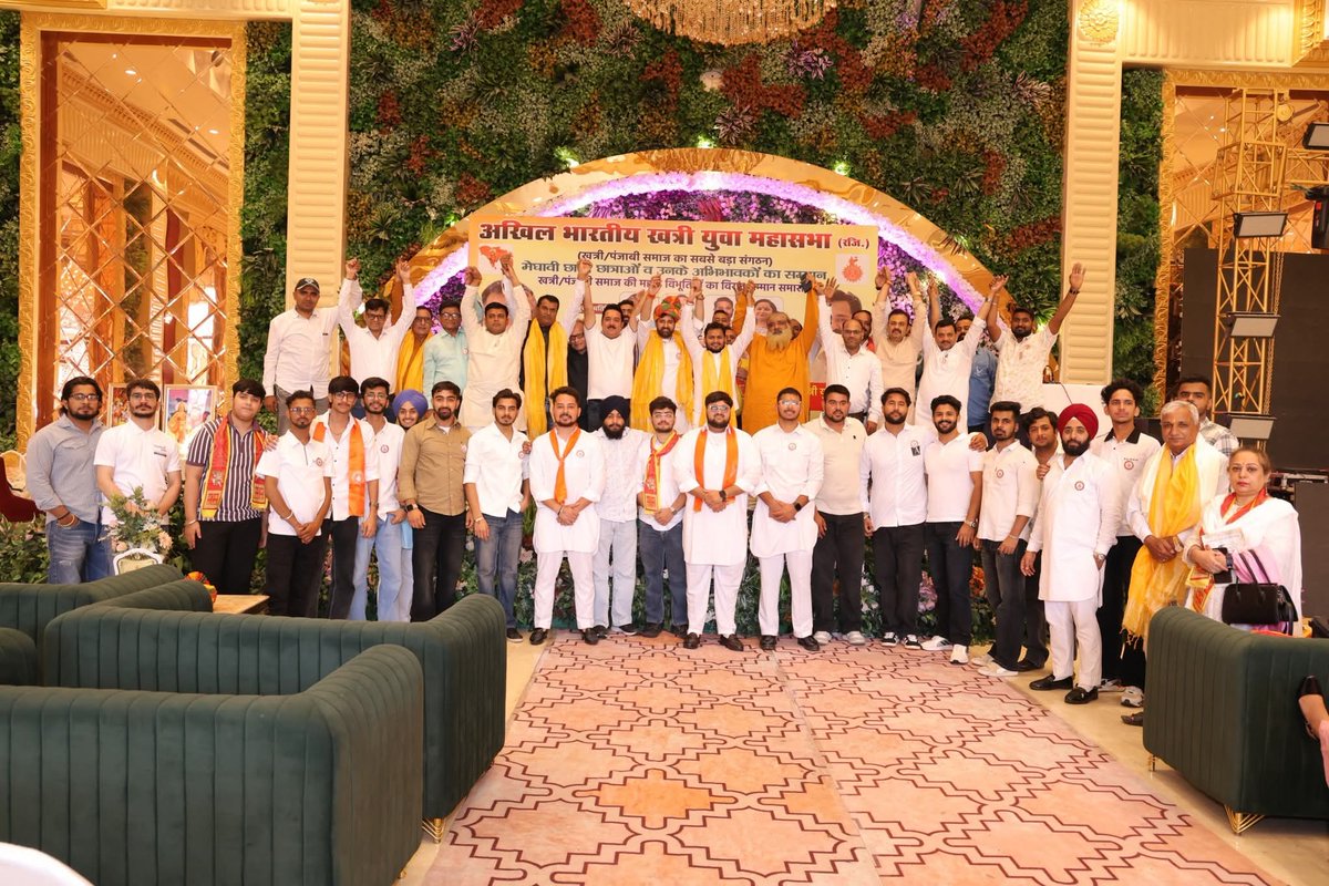 ArvindAroraji's tweet photo. कार्यक्रम को सफलतापूर्वक संपन्न करने के लिए हरियाणा प्रदेश अध्यक्ष पुष्कर मनचंदा जी को बधाई देता हूं। साथ में अपनी राष्ट्रीय कमेटी का भी आभार वक्त करता हूं । जिन्होने निरंतर प्रयासों से इस भव्य कार्यक्रम को सफल बनाया।💐🙏 https://t.co/zXXYRWpaiw