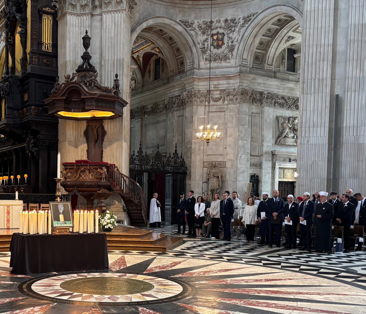 Earlier today, a number of our member MPs attended the Service of Solemn Commemoration for Srebrenica Memorial Day held at St Paul’s Cathedral in London. 

We heard from survivors, Bosniak and Croat members of the Presidency of Bosnia and Herzegovina, the Deputy Prime Minister