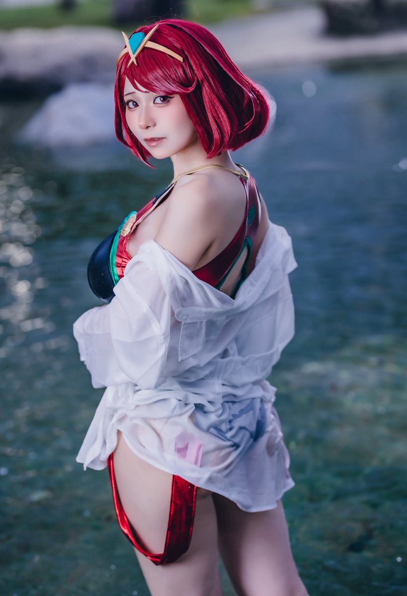 ※Cosplay

透ける水着のホムラちゃんは
いかがですか？🫧💠

⋆┈┈┈┈┈┈┈┈┈┈┈┈┈┈┈⋆
#Pyra #XenobladeChronicles2
#水着からしか得られない栄養があるので見た人も貼る