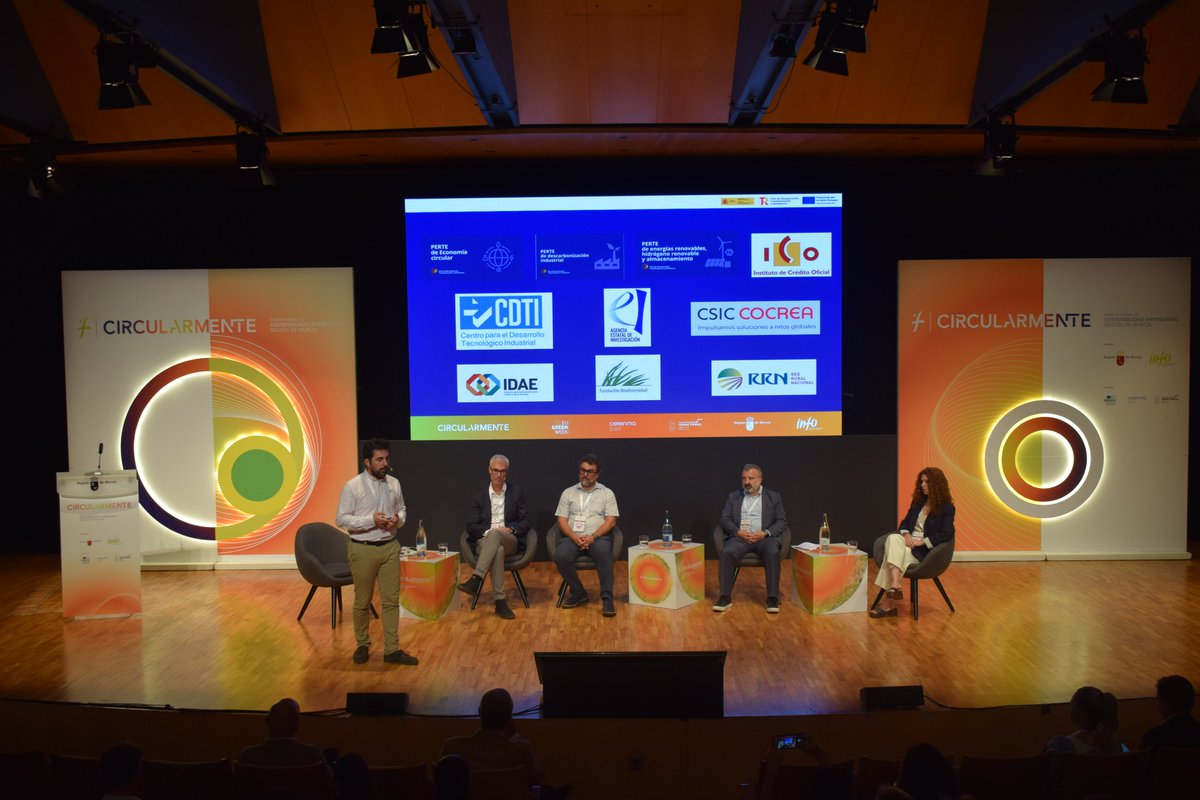 AUDITORIOMURCIA's tweet photo. 🔛 Esta mañana ha dado inicio en nuestras instalaciones la segunda edición #CIRCULARMENTE2025, el evento de #SostenibilidadEmpresarial de la Región de Murcia.

♻️ El #congreso finalizará esta tarde con una mesa redonda.

#CongresoAuditorioMurcia https://t.co/Qa9MVv8EoY