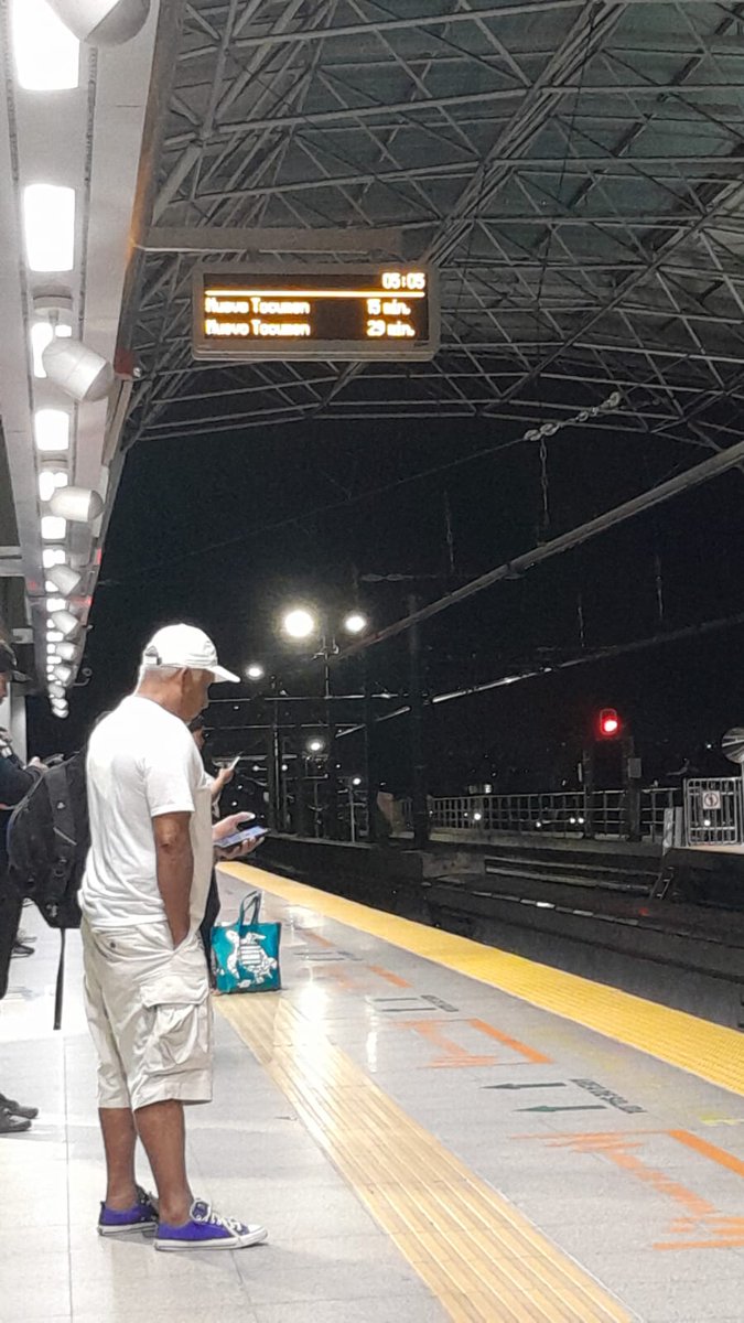 JennieMarie10's tweet photo. @elmetrodepanama señores hoy tuvieron retraso en la salida del primer tren hacia el área Este y no veo ninguna aclaración del por qué? https://t.co/ucjAyTuTa4