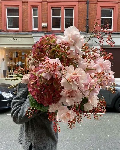 I just received Flowers from Michael M via Throne. Thank you! throne.com/lanawild #Wishlist #Throne