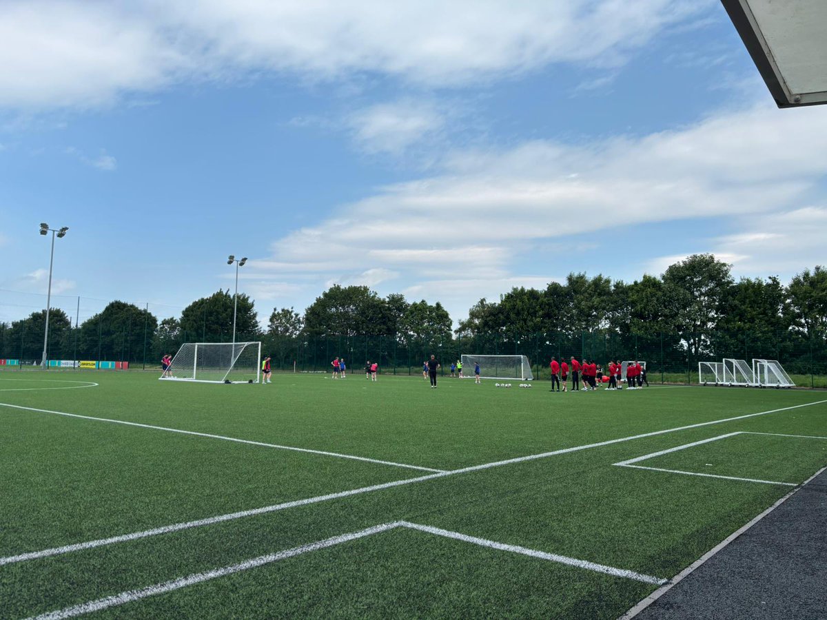 Everton Football College have been invited into Colliers Park by the FAW today! Our players are here supporting candidates of the UEFA B intensive course, taking part in sessions delivered by coaches from across the world!
A great experience for our learners and staff! #NSNO #EFC