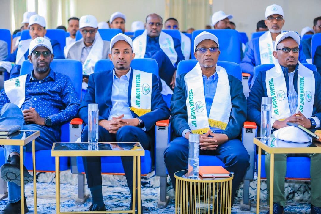 Launched #CleanEthiopia, a national initiative aimed at combating pollution, in Somali Region, together with Her Excellency <a href="/Lelise_Neme/">Lelise Neme 🇪🇹</a>, Director General of Environmental Protection Authority of Ethiopia. Awareness creation, enforcing regulations, and mainstreaming the work into