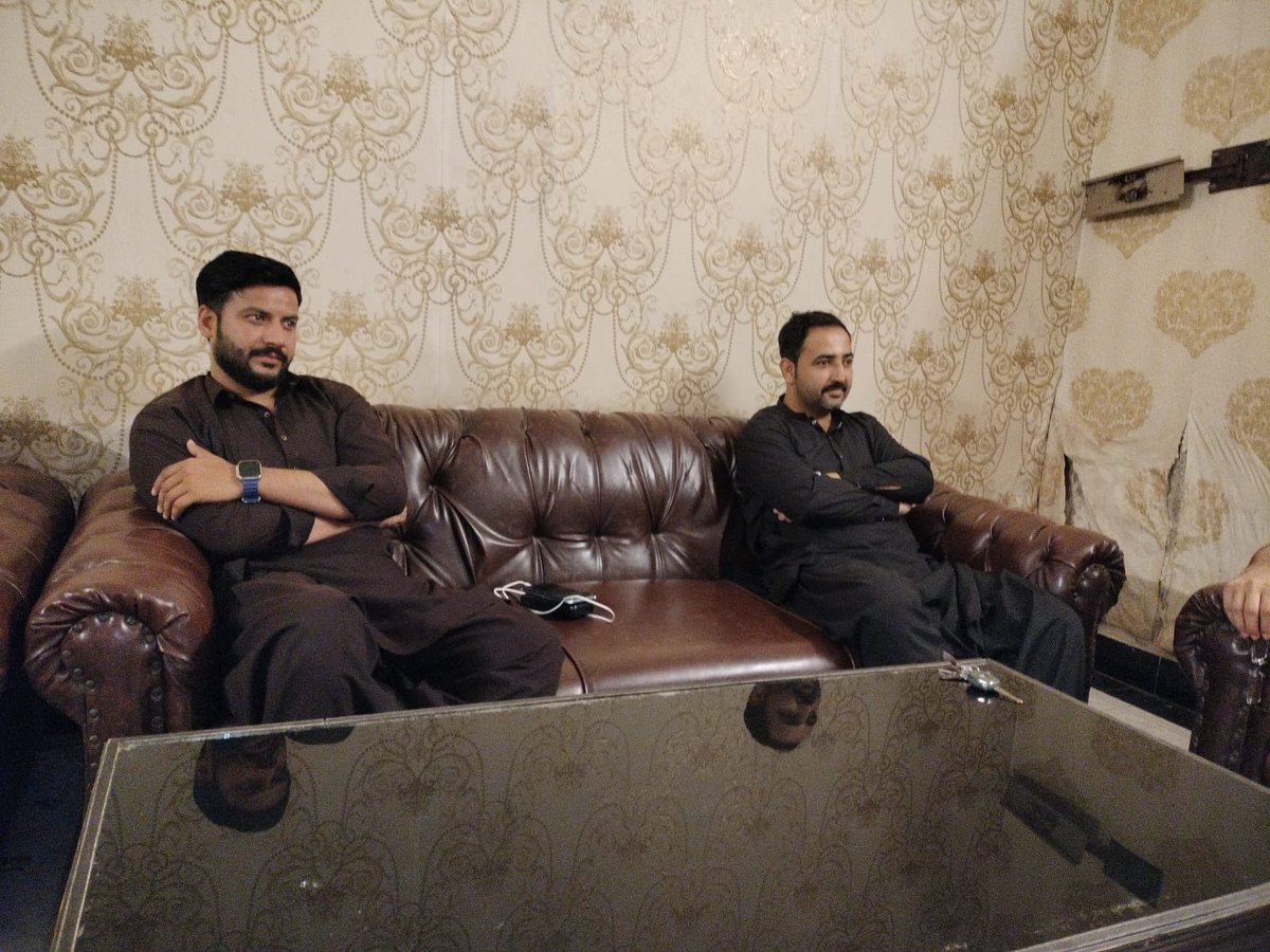 انصاف یوتھ ونگ حیدرآباد ریجن کی نو منتخب کابینہ کا تعارفی اجلاس ریجنل صدر عبدلغفار خان کی زیر صدارت ہوا

اجلاس میں طے پایا کہ ضلعی سطح پرتنظیم سازی کو جلد از جلد مکمل کیا جائے گا
اجلاس میں اس بات کا عزم کیا گیا کہ عمران خان کی رہائی کے لیے موثر انداز میں تحریک کا آغاز کیا جائے گا
