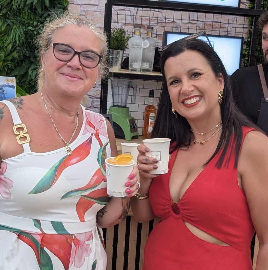 ThatPubChick 🥂 tweet media