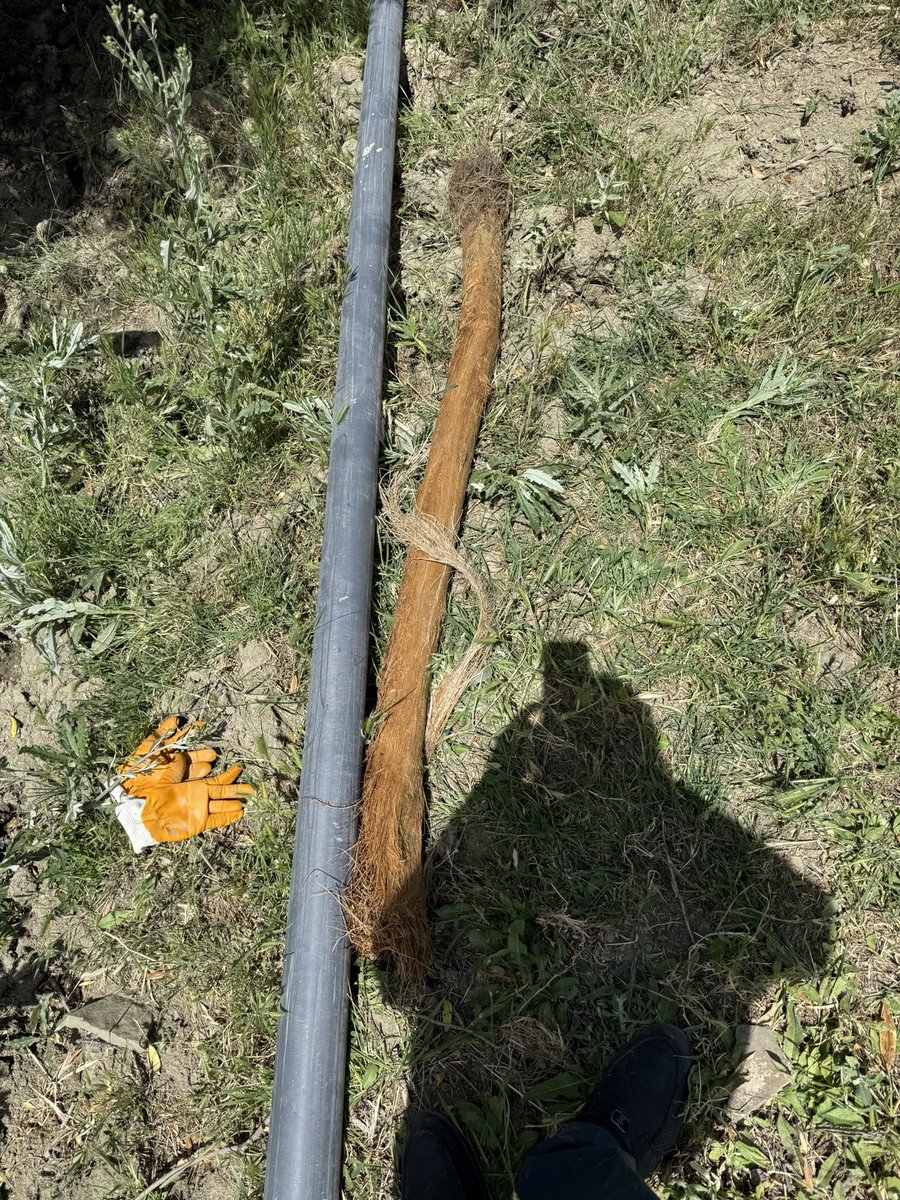 Beldemize cazibeli olarak yaylalarımızdan gelen su hattında meydana gelen patlakları onarmak için Belediye Personelleri ile birlikten boruları onardık.
Çalışanlarımızın emeklerine sağlık.

#Suhayattır.
#Susuzyaşamolmaz.