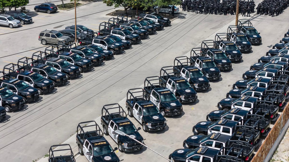 HRS4NTOS's tweet photo. Se sigue desplegando a la nueva Policia Federal de la #SSPC en el país. #Tijuana #SeguridadCiudadana #SEDENAmx #SEMARmx @Defensamx1 @GN_MEXICO_ https://t.co/uKgjA0bWao