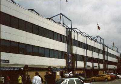 bcfcarchive's tweet image. Railway renovations and 90s Kop. #BCFC