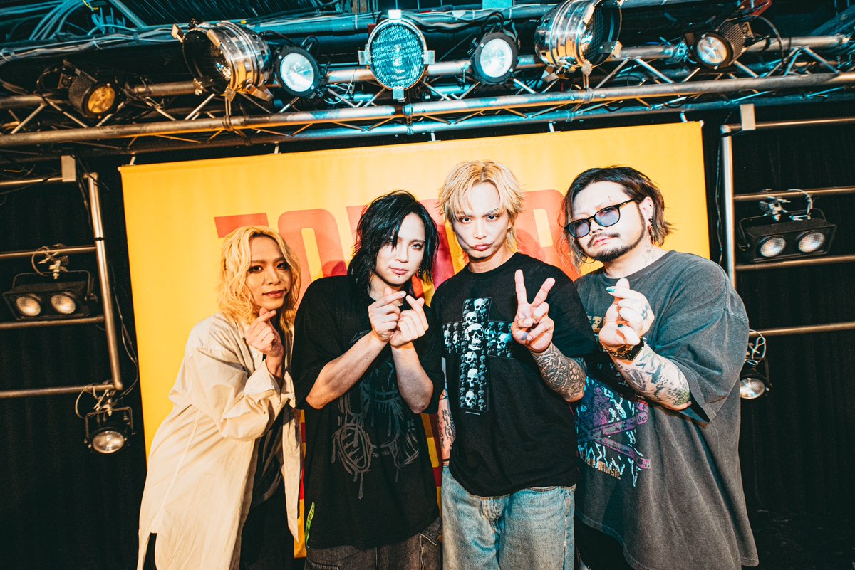 【#DEZERT 】
さきほど『【DEZERT】ミニアルバム「yourself: ATTITUDE」発売記念イベント』が終了致しました👏

絶賛「DEZERT 47 AREA ONEMAN TOUR '25-'26 "あなたに会いに行くツアー"」開催中のなか、アコースティックライブにてタワレコ渋谷店にもお立ち寄りいただき、ありがとうございました🌻✨