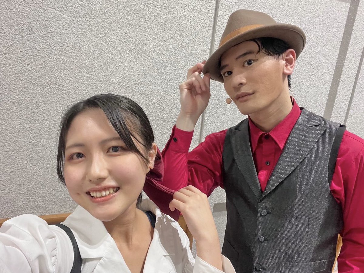 futaba_ha_y's tweet photo. #激団DTK #OneShout  
千秋楽を観劇させていただきました🌹
80年代を浴びました～～！！
衣装がみなさん素敵｡好み｡
歌いながら各々違うマイムするの難しそうなのにすごいなと思いながら見てました｡
ありがとうございました！！ https://t.co/VXuNhG7WiE