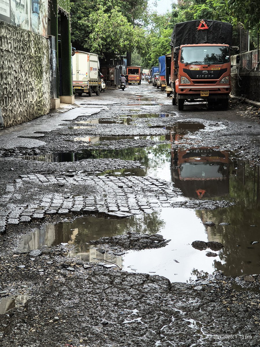 Sachinasks's tweet photo. Dear @mybmc, 

Which pothole should I report first in your newly built app ?

📍Nahur, Raycon IT park road, Anjani Kumar Industrial Estate 

400078

@VishalBhargava5  @zoru75 @mulund_info @RoadsOfMumbai https://t.co/3d1Yew9d6o