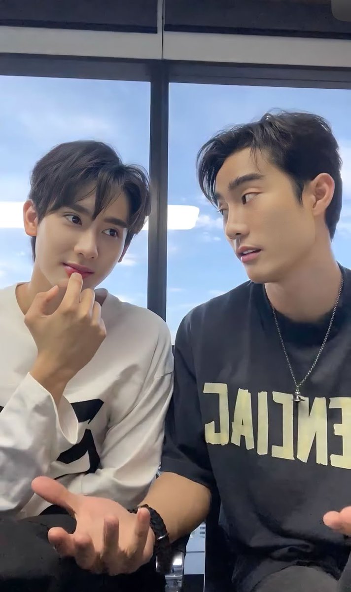 อะไรวะครับเนี่ย                      #ผมก็งงครับบี๋