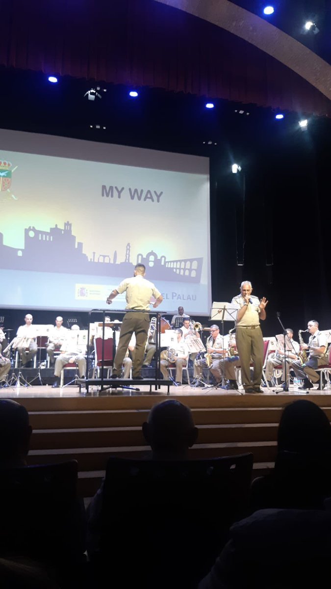 Assistim al concert Tarraco i la milícia, emmarcat dins dels actes del Dia de les Forces Armades i interpretat per la Unitat de Música de la Inspecció General de l'Exèrcit