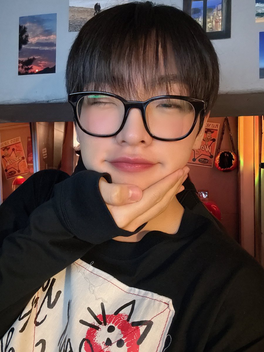 [MUJIN👑]

<ㅁㅏ>

오늘두 숨 잘 쉬구 갑니당~~

#TheKingDom #더킹덤 #TKD 
#MUJIN #무진 #위버스라이브