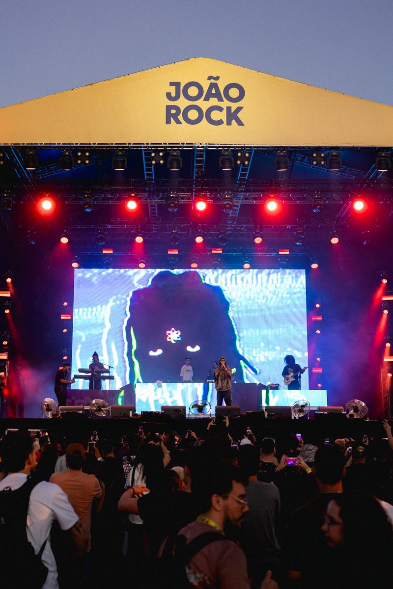 LabbelRec's tweet photo. Sente o impacto do show do @yvnkvino no @joaorock 👊🏾🔥

Quem aí foi? E quem também não pode mais esperar pela era MR.? Vem aí e vem pesado!

📸: Henrique Augusto https://t.co/cLv7yhSdFA