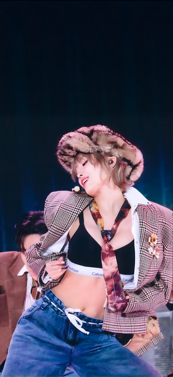 HAUTE COUTURE-- Momo. Part 6 FULL SCREEN WALLPAPERS. Go to my