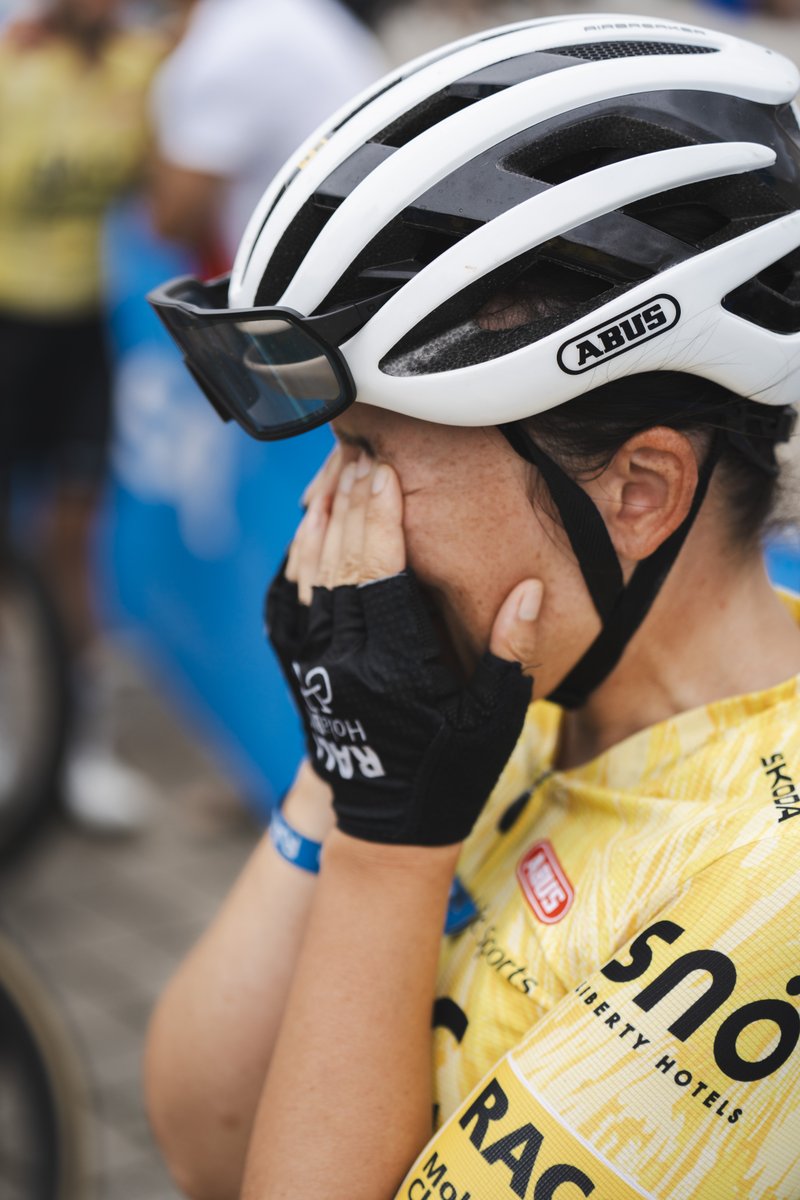 manafer_'s tweet photo. 🏔️925 km, 16.000 m+ y una misión: Cruzar los pirineos del mar Mediterráneo al Atlántico en siete días.
Una aventura increíble en la Transpyr Coast to Coast. Cansancio, aprendizaje y superación. Me llevo mucho más que una medalla. ¡Gracias #Transpyr! 🫶 https://t.co/wqyRv7k6DJ