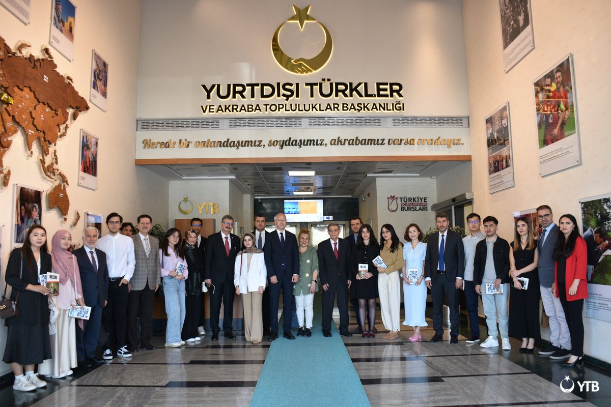 YTB (@yurtdisiturkler) on Twitter photo Başkanlığımız ile <a href="/anadolumektebi/">Anadolu Mektebi</a> iş birliğinde yürütülen Kültür Elçileri Projesi kapsamında, 14 farklı ülkeden uluslararası öğrencilerin katılımıyla düzenlenen tanışma toplantısı Dr. Sadık Ahmet Salonu’nda gerçekleştirildi.
Başkan Yardımcımız Murat Kazancı, Anadolu Mektebi Başkanlığımız ile <a href="/anadolumektebi/">Anadolu Mektebi</a> iş birliğinde yürütülen Kültür Elçileri Projesi kapsamında, 14 farklı ülkeden uluslararası öğrencilerin katılımıyla düzenlenen tanışma toplantısı Dr. Sadık Ahmet Salonu’nda gerçekleştirildi.
Başkan Yardımcımız Murat Kazancı, Anadolu Mektebi