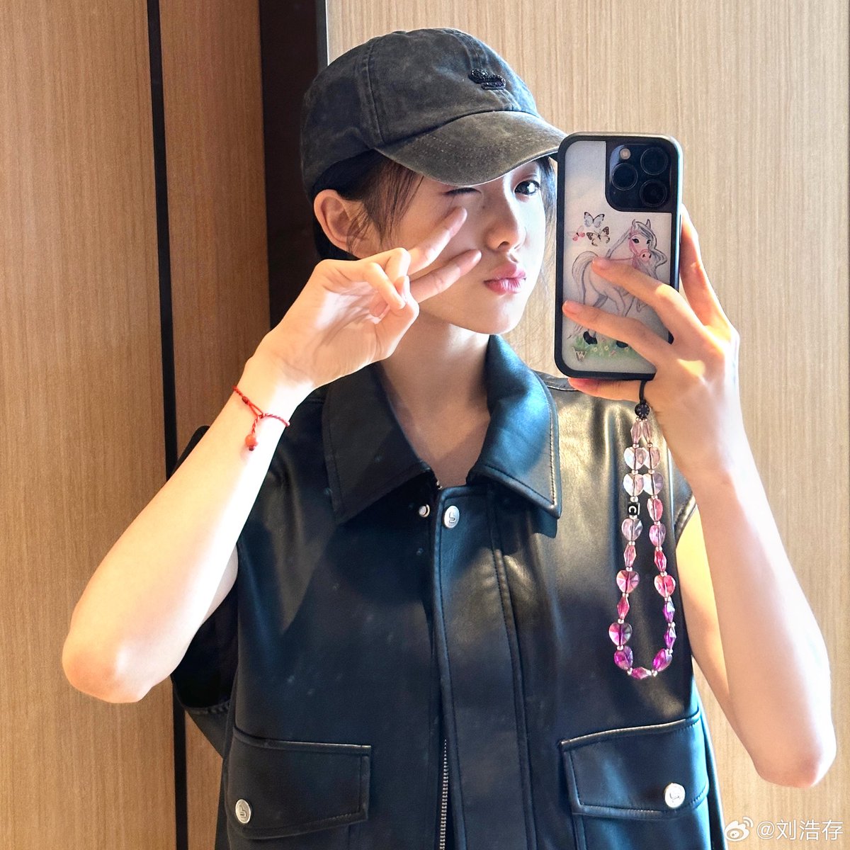 dramapotatoe's tweet photo. #LiuHaocun shares new selfies https://t.co/WpZOWXmQUk