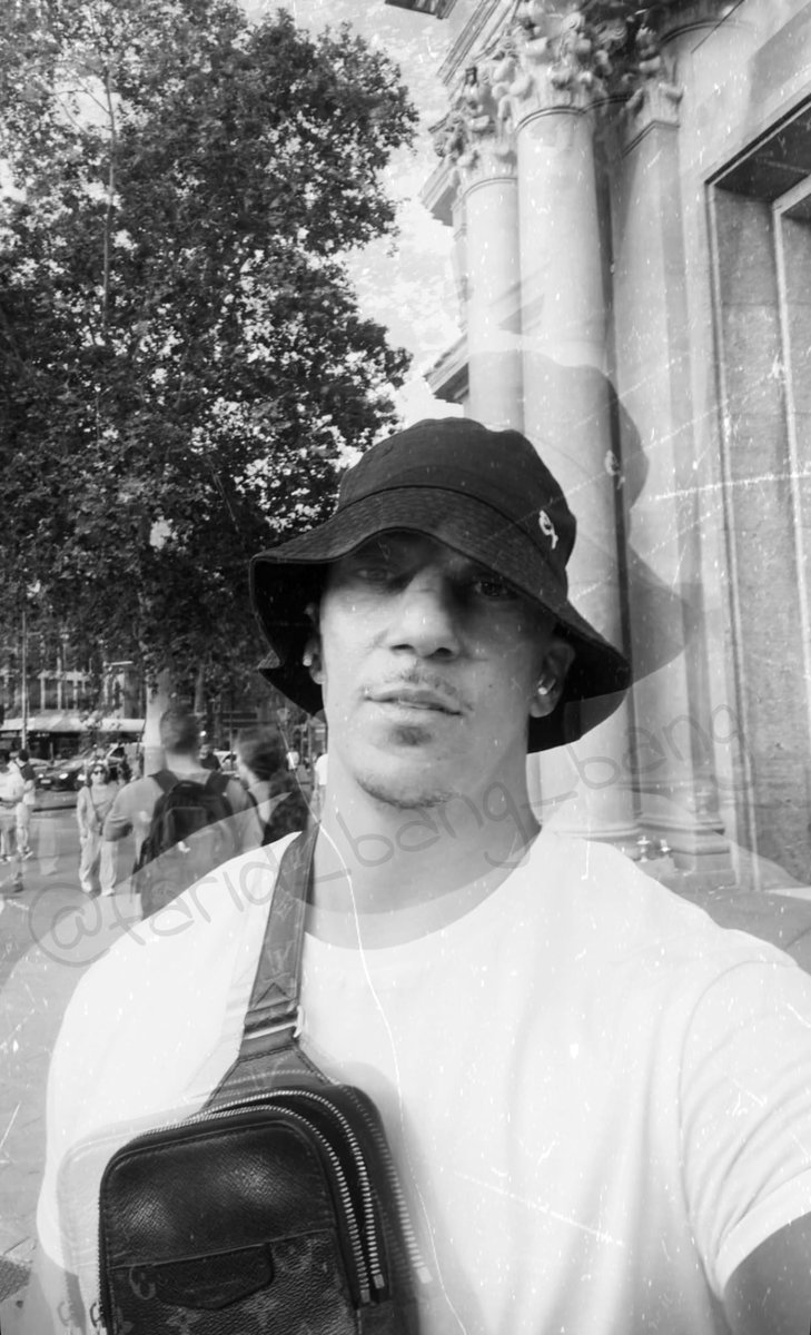 farid_bang_bang's tweet photo. Urlaub genießen. España🇪🇸⚡️bald geht es nach Marokko 🇲🇦 ⚡️
#SparklexLinglingEvent #โหนกระแส #SecretStory #SpreadLoveWithEst #freeFarid https://t.co/Mt9AeaKTXR