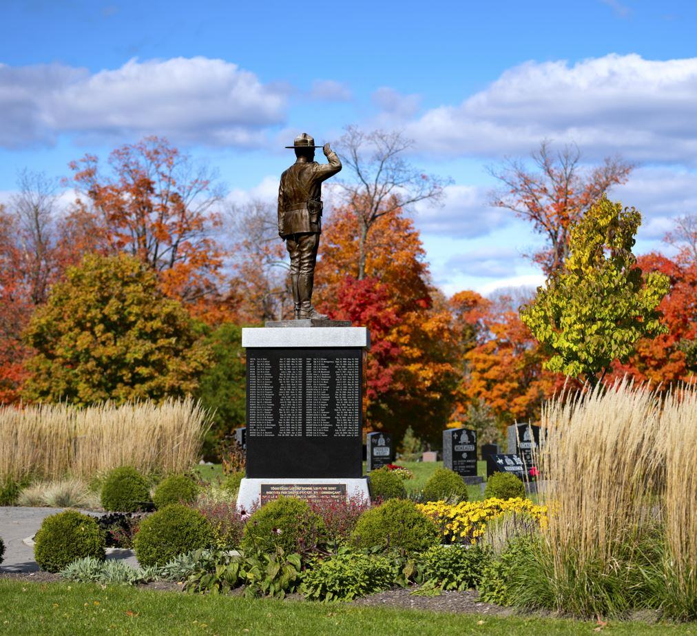 BeechwoodOttawa's tweet photo. 🇨🇦 Canada’s national police force. Canada’s national cemetery.
Together at Beechwood, the RCMP community is remembered with pride and respect.
Discover more: https://t.co/m5eF3udGS7
#RCMPFamily #CanadianHeritage https://t.co/85IzCBf7fP