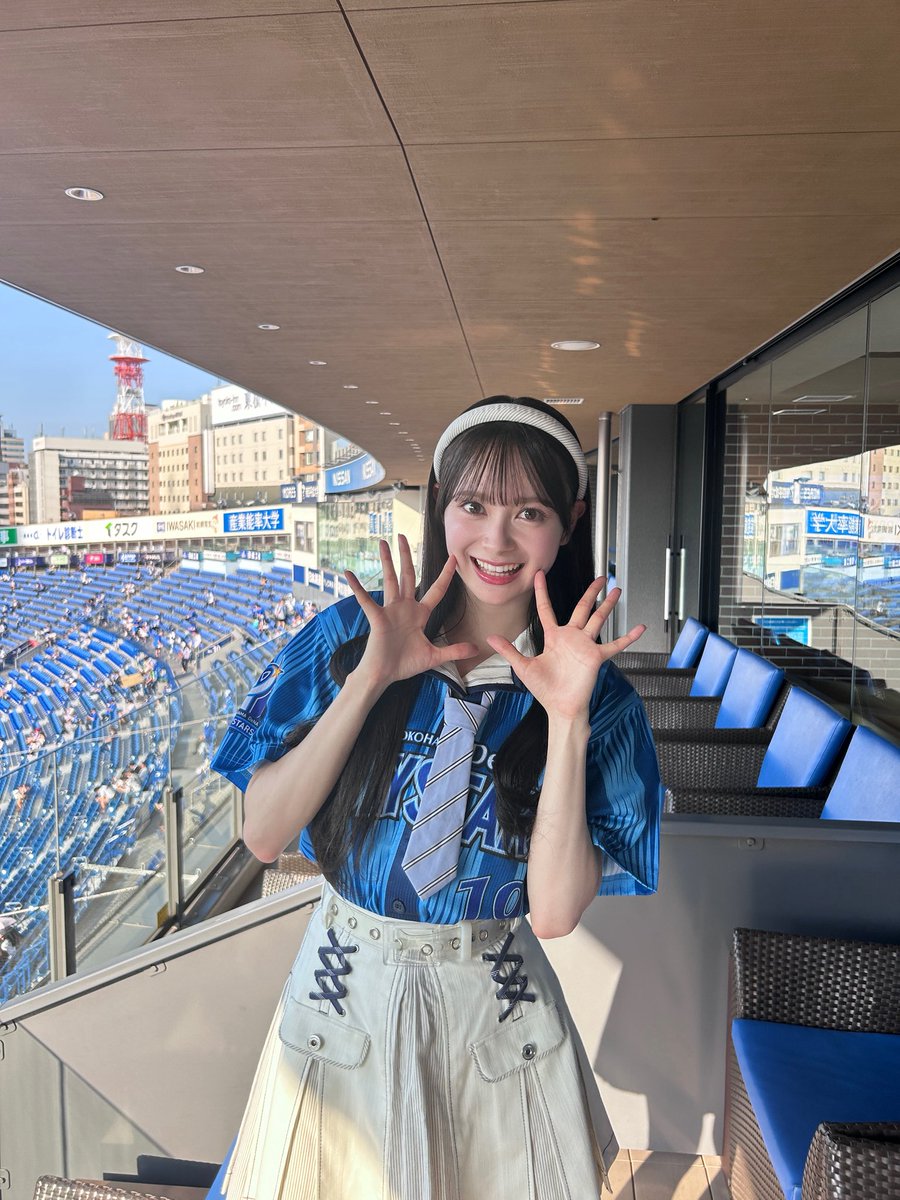 AKB48 伊藤百花 2025年48の日記念 スクラッチ サイン入りタペストリー AKB48 伊藤百花 2025年48の日記念 スクラッチ サイン入りタペストリー