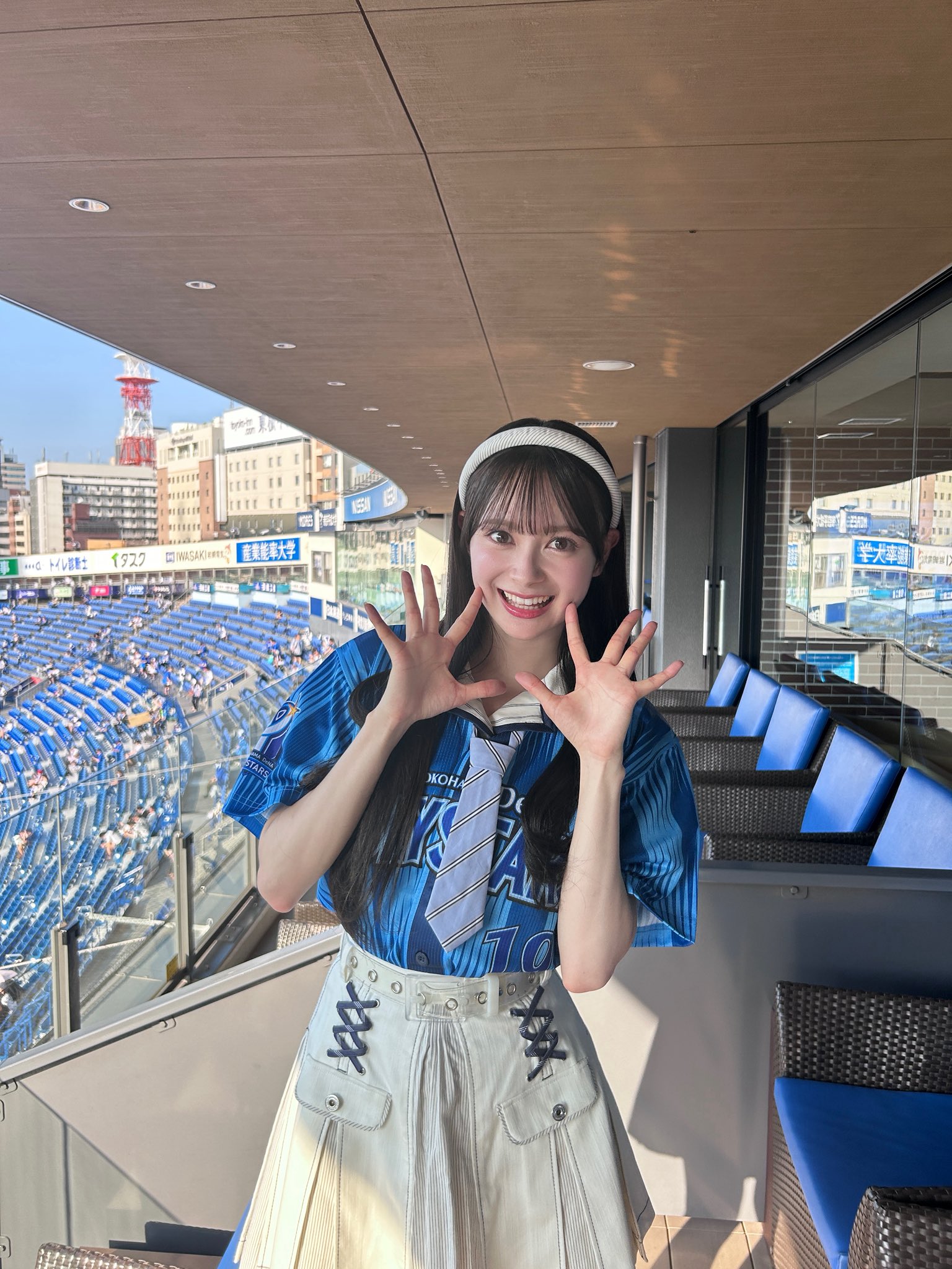 AKB48 伊藤百花 2025年48の日記念 スクラッチ サイン入りタペストリー 伊藤百花 サイン入り タペストリー - メルカリ