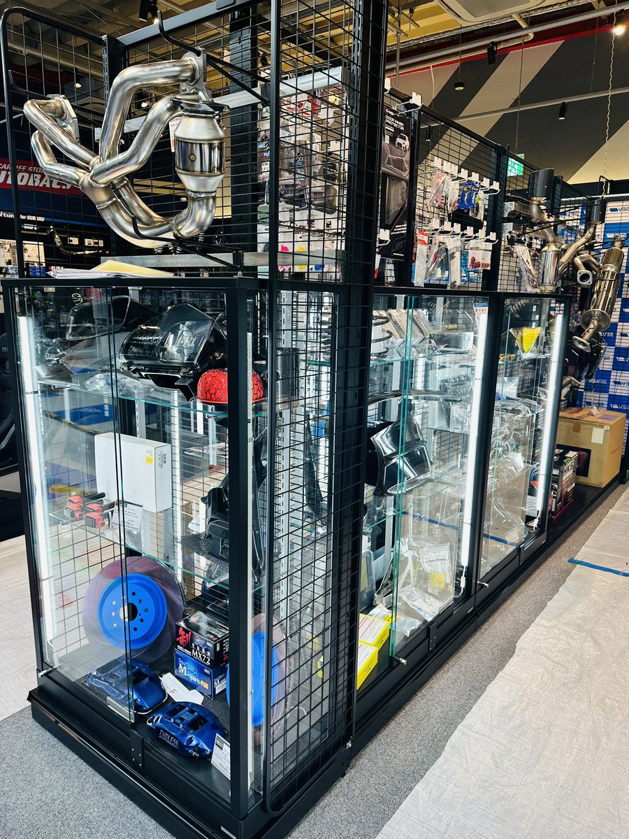 APIT_P_GARAGE's tweet photo. APIT performance garege&amp;HKS GATE Openまで、後3日✨
商品搬入も順調に進んでおり、スタッフ一同フル稼働で準備しております⤴️
openまで、今しばらくお待ちください🙇🏻

#スーパーオートバックス
#オートバックス
#AUTOBACS
#APIT
#アピット
#apit_performance_garage https://t.co/4oiBzh7S6E