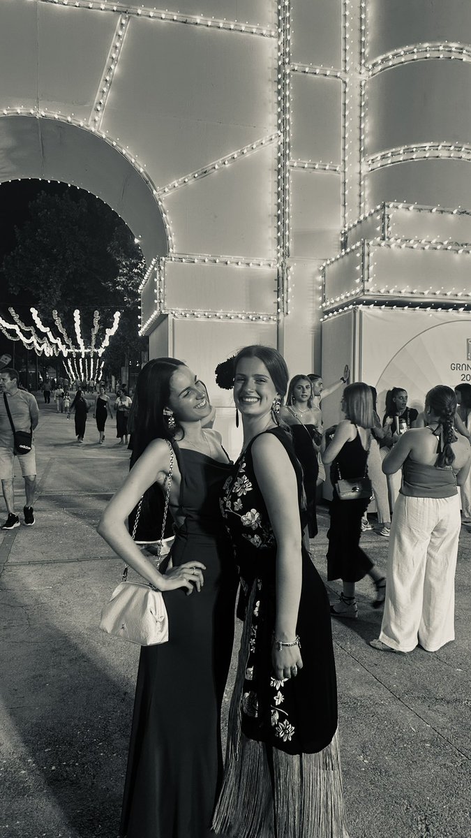 claudiaa_1701's tweet photo. No sé que sería de mi vida sin ella💘
@adrianake21 https://t.co/uopWAqna9G