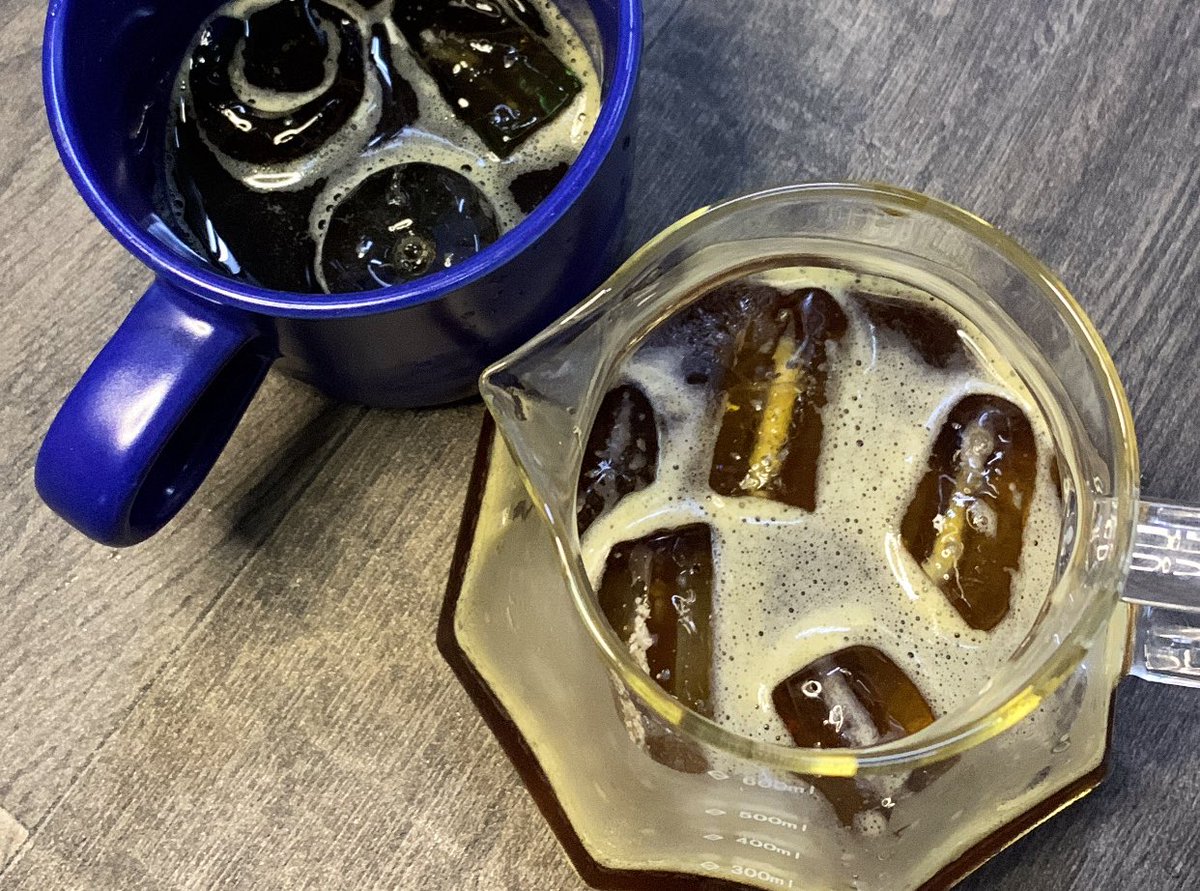 بيني و بين المقام السّهل 
     حالة نفور .