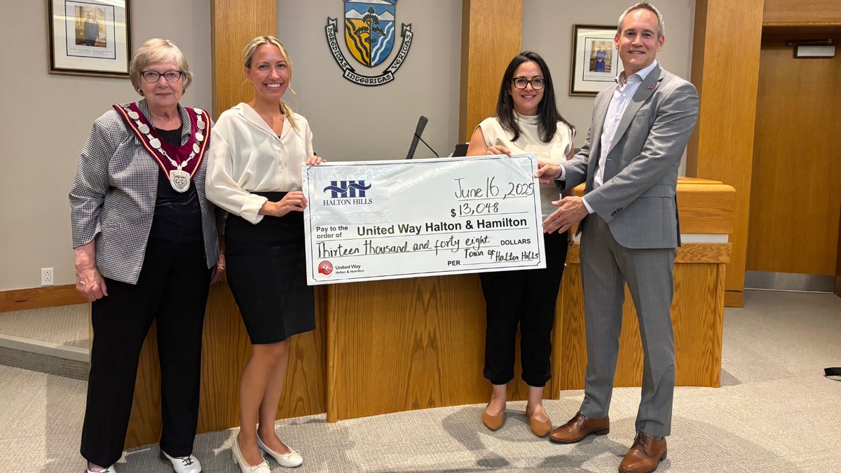 Town of Halton Hills (@_haltonhills) on Twitter photo π Great News from the Town of Halton Hills! π
At yesterday's Council meeting (June 16), <a href="/MayorLawlor/">Ann Lawlor</a>, along with Town staff, proudly presented a cheque for $13,048 to United Way Halton & Hamilton (<a href="/unitedwayhh/">United Way Halton & Hamilton</a>) β a generous contribution made possible by the incredible support π Great News from the Town of Halton Hills! π
At yesterday's Council meeting (June 16), <a href="/MayorLawlor/">Ann Lawlor</a>, along with Town staff, proudly presented a cheque for $13,048 to United Way Halton & Hamilton (<a href="/unitedwayhh/">United Way Halton & Hamilton</a>) β a generous contribution made possible by the incredible support
