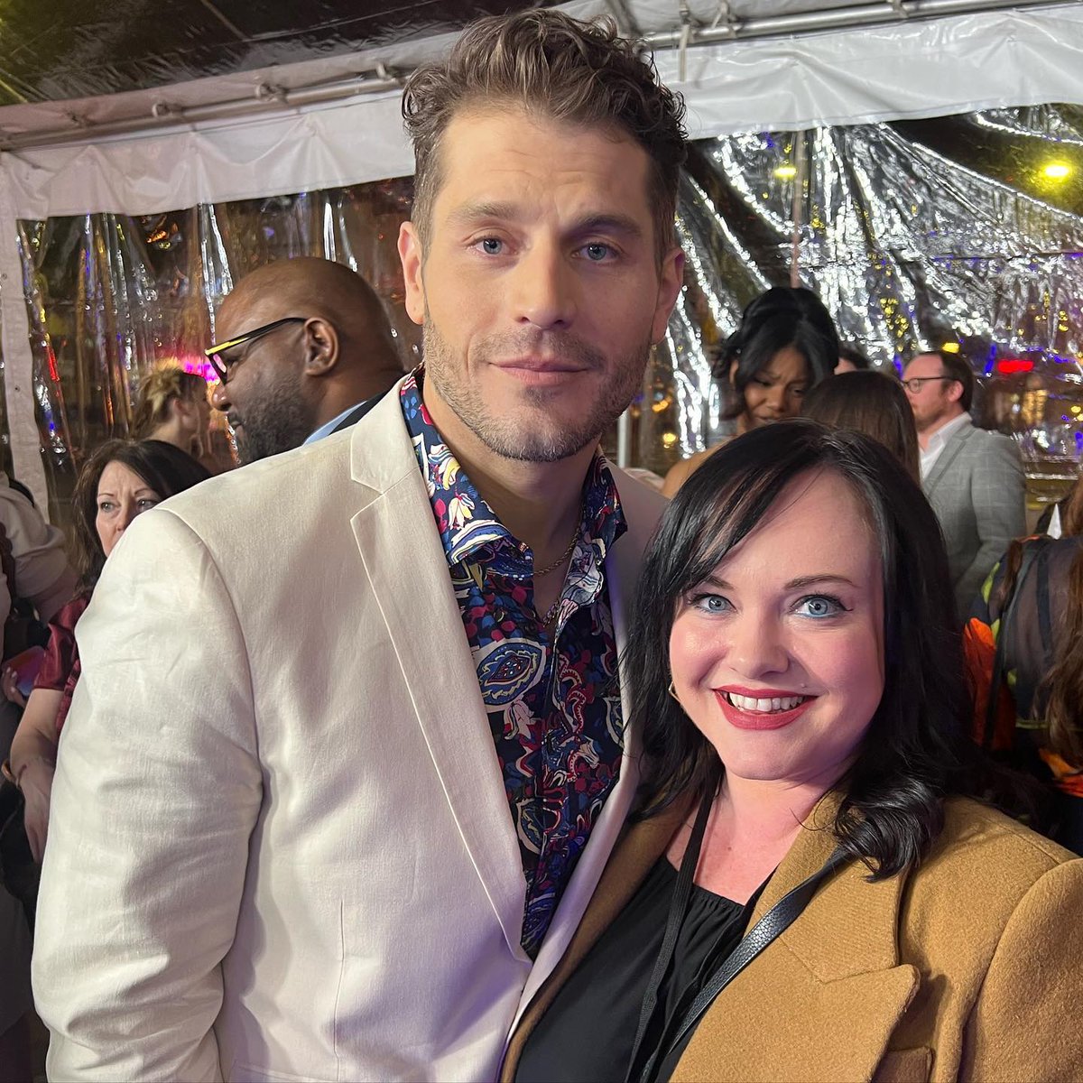 SPNEurope's tweet photo. via #louferrignojr IG - Stupendous evening out at the world premiere of @obx season 3!!! See you all Feb. 23rd!!
#obx3 #netflix #beigecarpet #literallyatwork #officeduties #lfg #maintainingcomposure
#tommykinard #donovanrocker #911onABC #swatcbs https://t.co/PthkPv2kM7