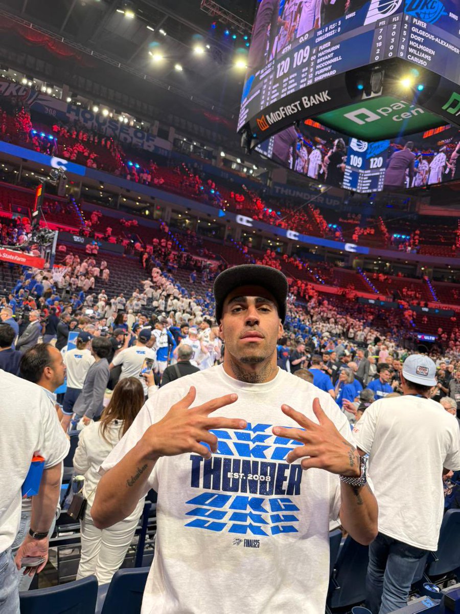 Red Bull Bragantino (@redbullbraga) on Twitter photo Gabriel no modo: FINAIS DA NBA! 🏀
Nosso volante esteve em Oklahoma para o jogo 5️⃣ das finais da <a href="/nbabrasil/">NBA Brasil</a>! 🔥
#RedBullBragantino Gabriel no modo: FINAIS DA NBA! 🏀
Nosso volante esteve em Oklahoma para o jogo 5️⃣ das finais da <a href="/nbabrasil/">NBA Brasil</a>! 🔥
#RedBullBragantino