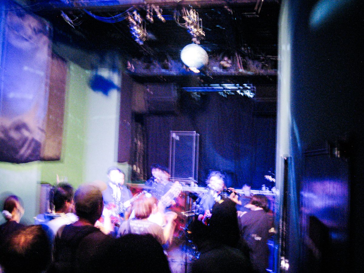 thesunshinedayo's tweet photo. 6/16@南堀江SOCORE FACTORY
ソーコア11周年ファンジャンボーセトリ
1.Laid-back
2.黄昏ビブラート
3.ファイター
4.Eleven
5.Cowabunga
6.KONYA
7.夕立のメモリー
en)ガタガタフー
ソーコアおめでとう!
みんなありがとう!!
愛してるぜー!!
photo by @KA_E_37
#サンシャイン https://t.co/nETmK9okua