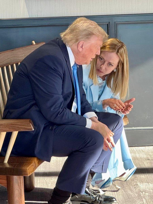 Ты пойми. Путин воевал с Гитлером, а Евросоюз нет.