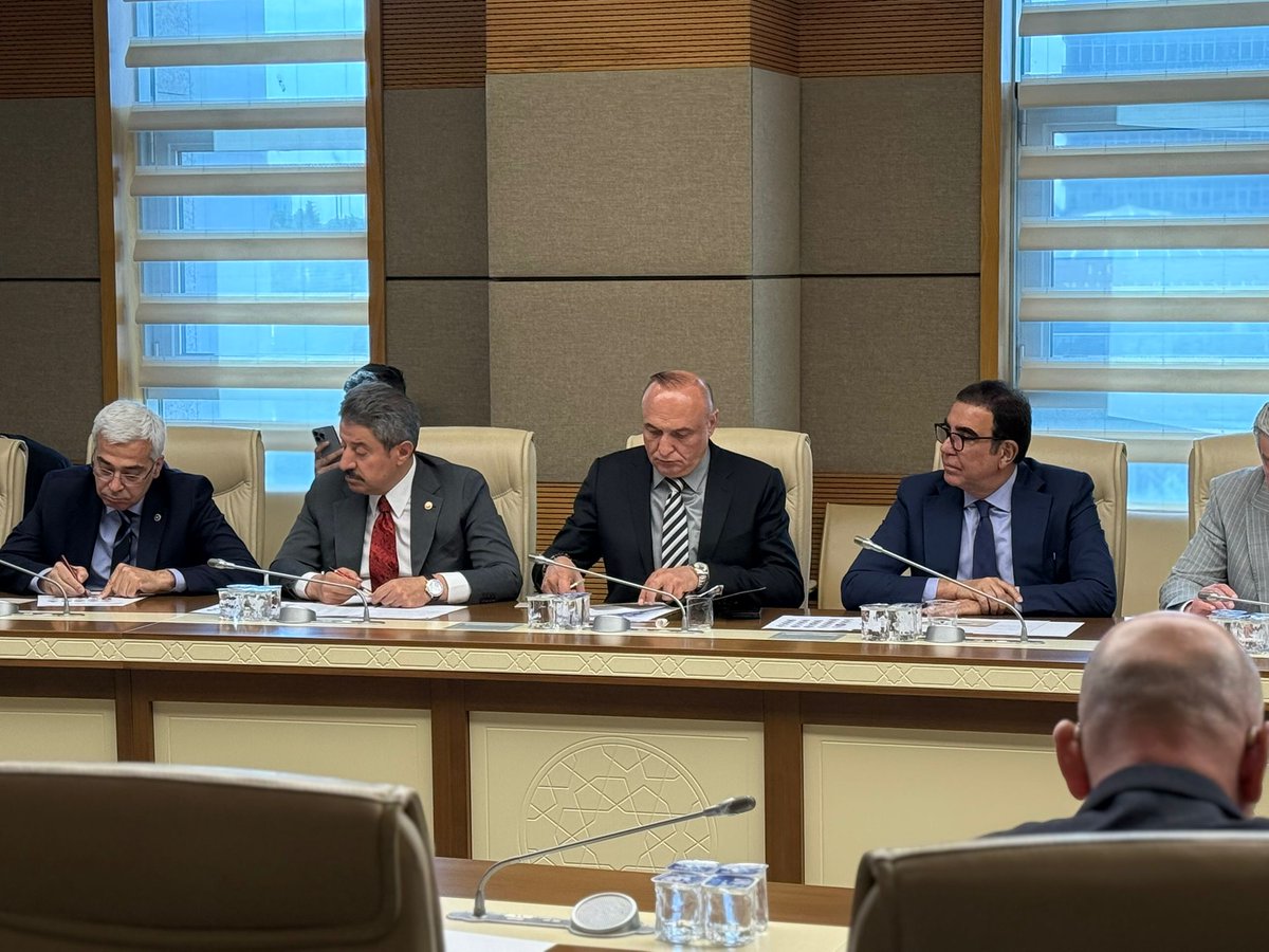 📌 24 ayda sadece 2 kez toplanan TBMM İçişleri Komisyonu’nda başkanlık seçimini gerçekleştirdik!

Evet, başkan vardı ama komisyon yoktu! İki yıl boyunca halkın güvenliğini, yerel yönetimleri, göçü ve emniyeti ilgilendiren yüzlerce konu masaya dahi yatırılmadı. Bu komisyon;